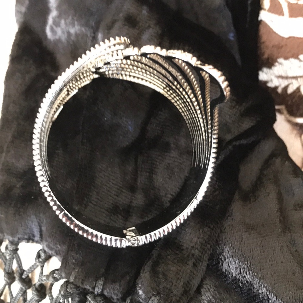 Mermaid Shell Bracelet - Picture 5 of 7